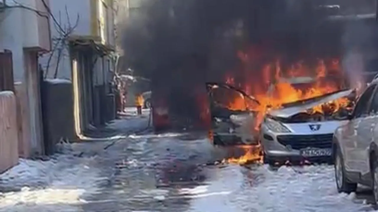 Batman'da Soğuk Hava Yüzünden Araç Alev Aldı