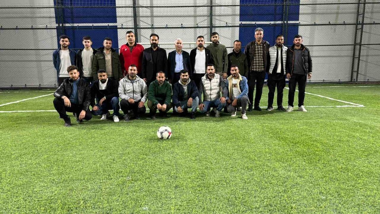 Batman Yücebağ'da Gençlere Altınlı Futbol Turnuvası