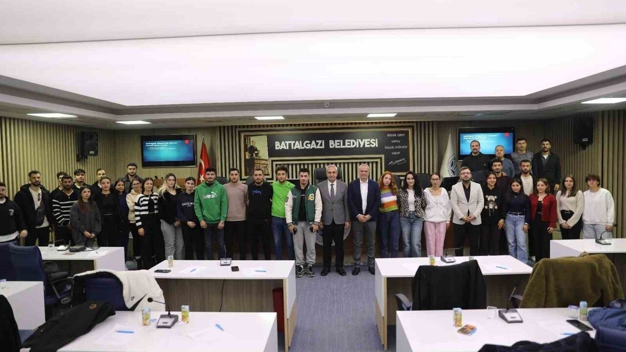 Battalgazi'de Gençlik Projeleri İnönü Üniversitesi Öğrencileriyle İstişare Edildi