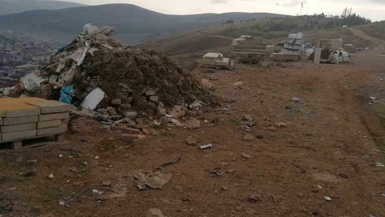 Bayburt Kent Konseyi: Şehit Osman Dağı’na Hafriyat Dökümü Tespit Edildi