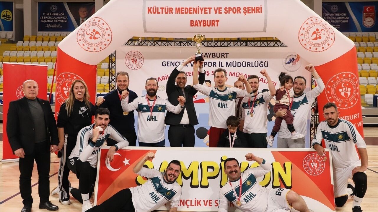 Bayburt Kurumlar Arası Voleybolda Şampiyon: Milli Eğitim Müdürlüğü