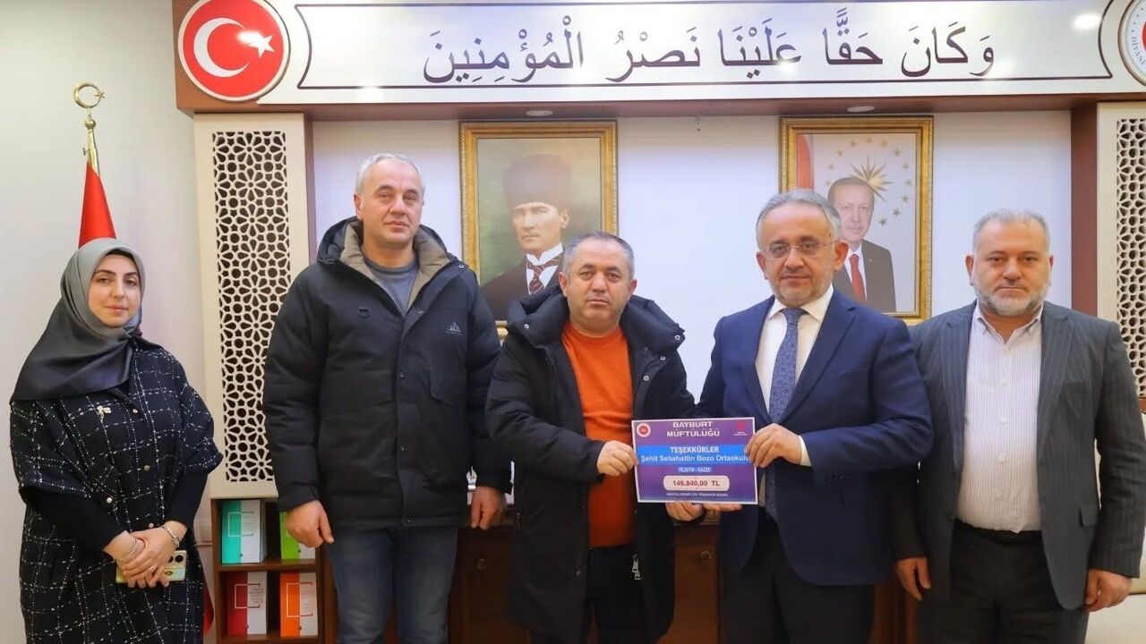 Bayburt Ortaokulundan Filistin İçin 146 bin 840 lira Bağış