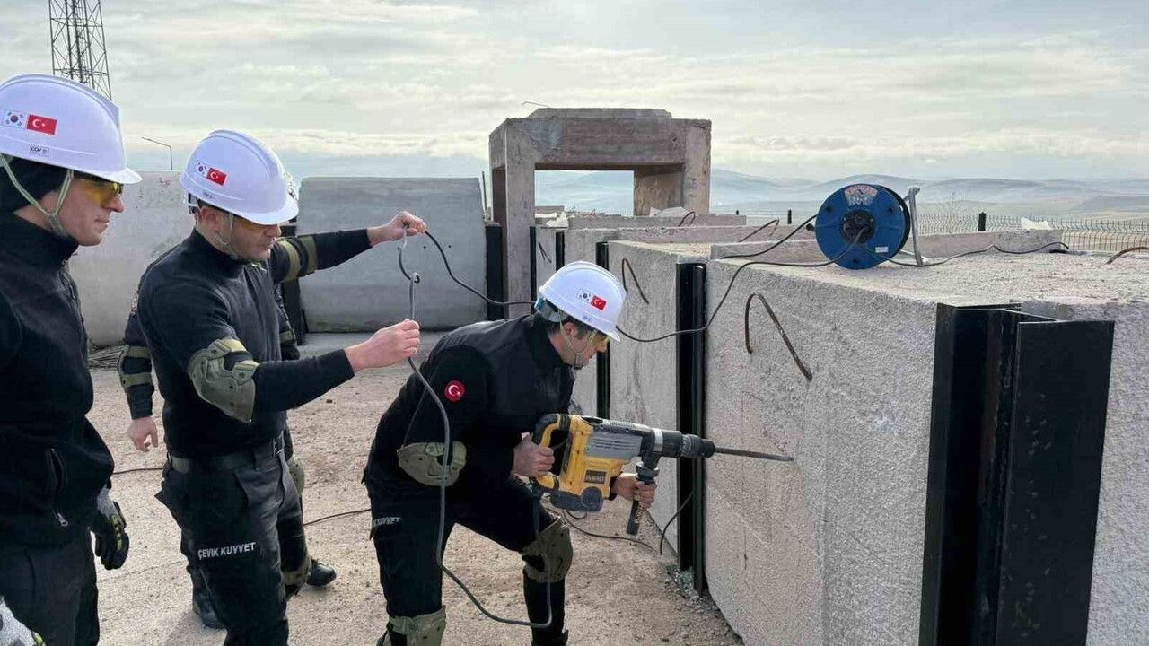 Bayburt'ta AFAD'dan 5 Günlük Enkaz Arama-Kurtarma Eğitimi