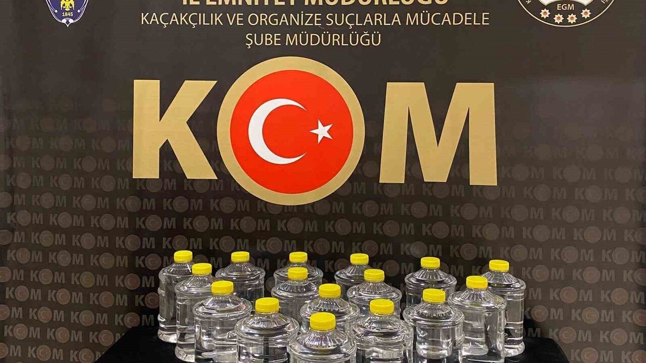 Bayburt'ta Roma Dönemine Ait 15 Sikke ve 40 Litre Kaçak Alkol Ele Geçirildi