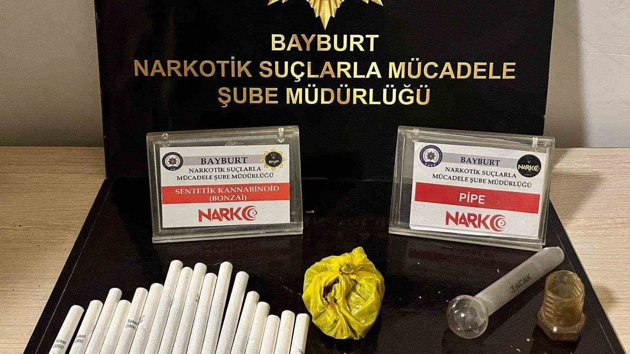 Bayburt’ta Uyuşturucu Operasyonu: Bonzai ve 45 Lyrica Hap Ele Geçirildi