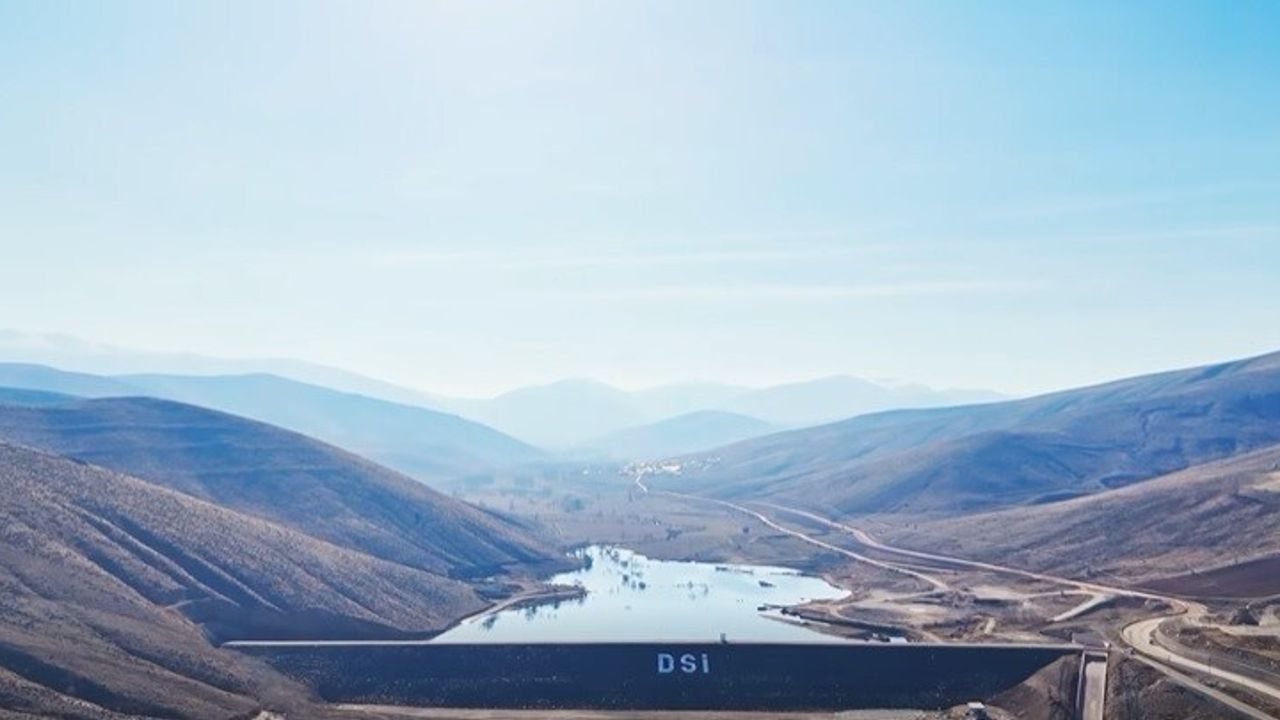 Bayburt’ta Yelpınar Göleti’nde su tutulmaya başlandı