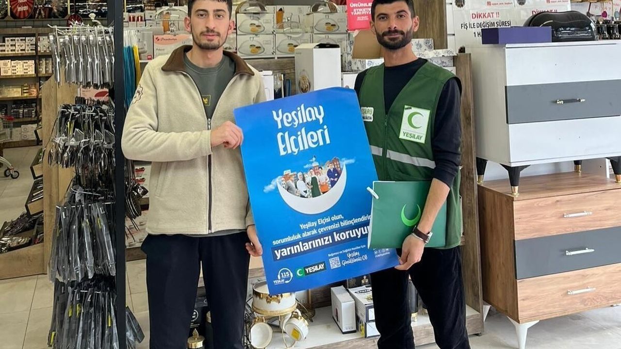 Bayburt’ta Yeşilay Elçileri: Esnafa Bağımlılıkla Mücadele Çağrısı