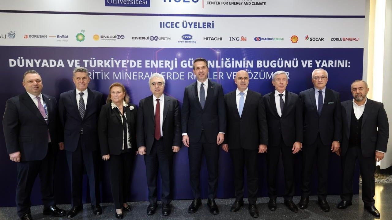 Bayraktar: 2026'da Akkuyu'da İlk Elektriği Üreteceğiz