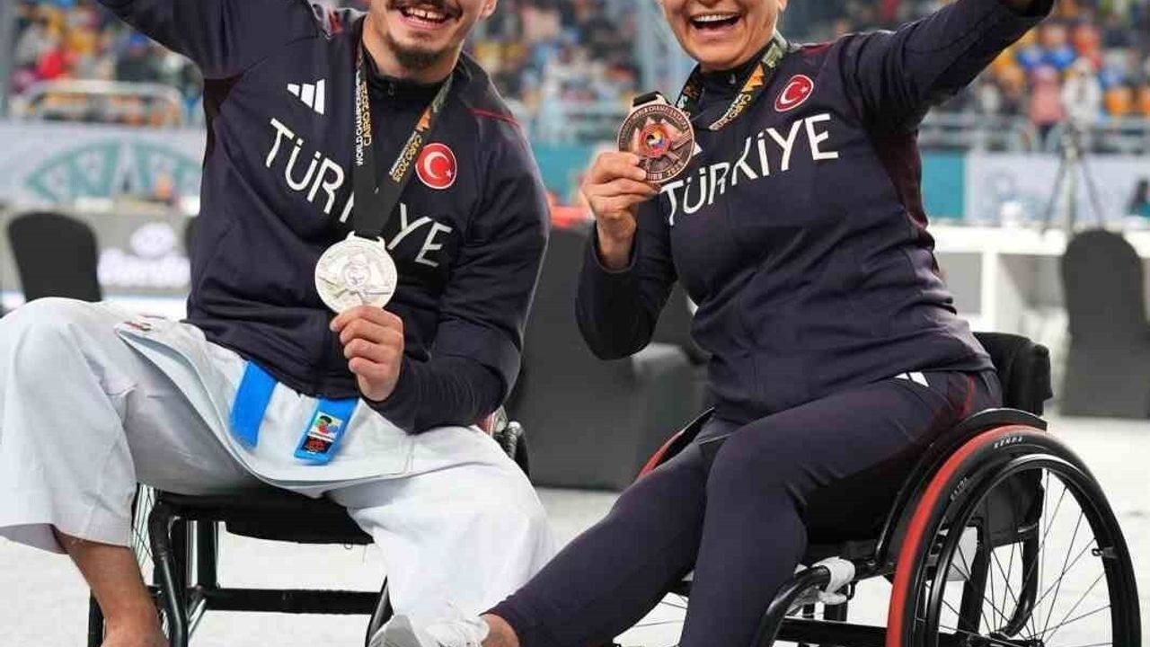 Berkay Uslu Dünya İkincisi Oldu: Müdür Yığmatepe'den Tebrik