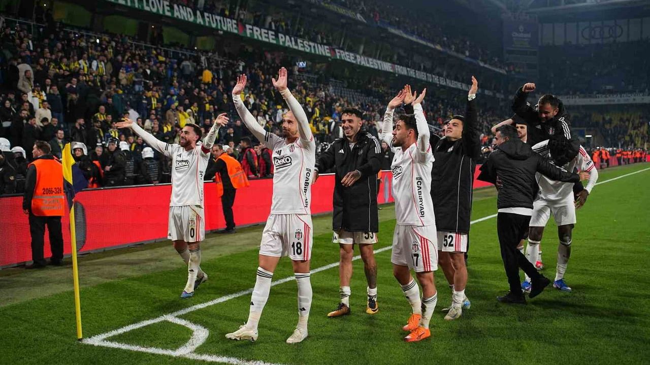 Beşiktaş, Fenerbahçe'yi 2-1 Yenerek Sezonun İlk Derbi Galibiyetini Aldı