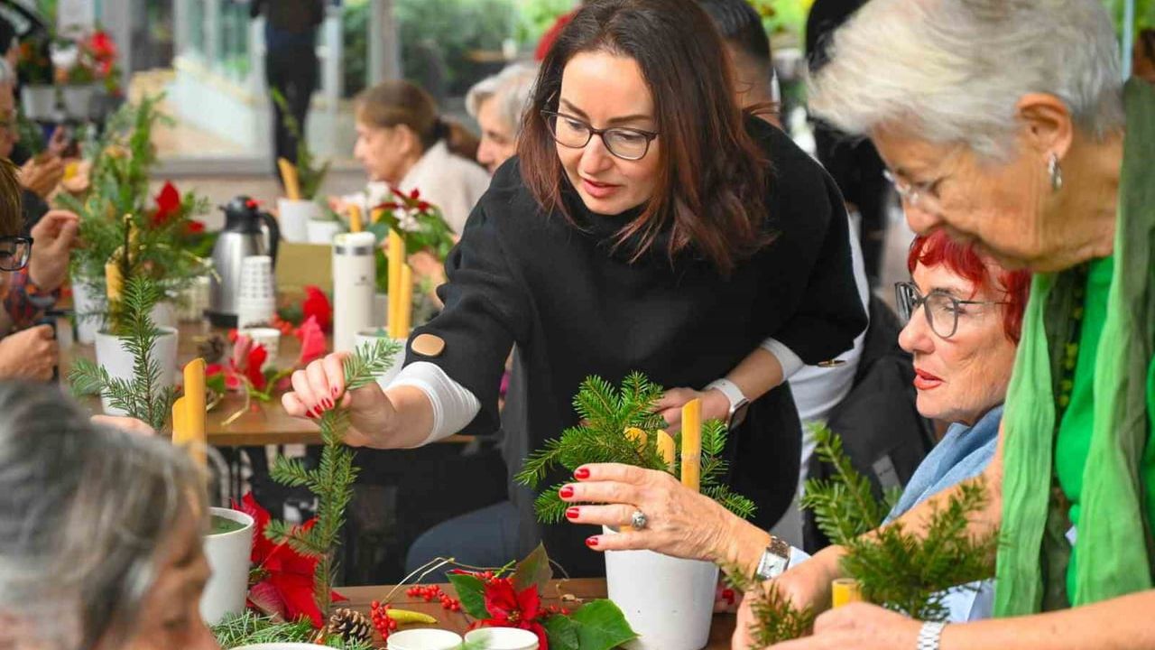 Beşiktaş'ta İkebana Buluşması: 65 Yaş Üstü Komşular
