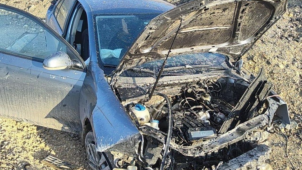 Besni'de Kontrolden Çıkan Otomobil Şarampole Yuvarlandı — Yaralanma Yok