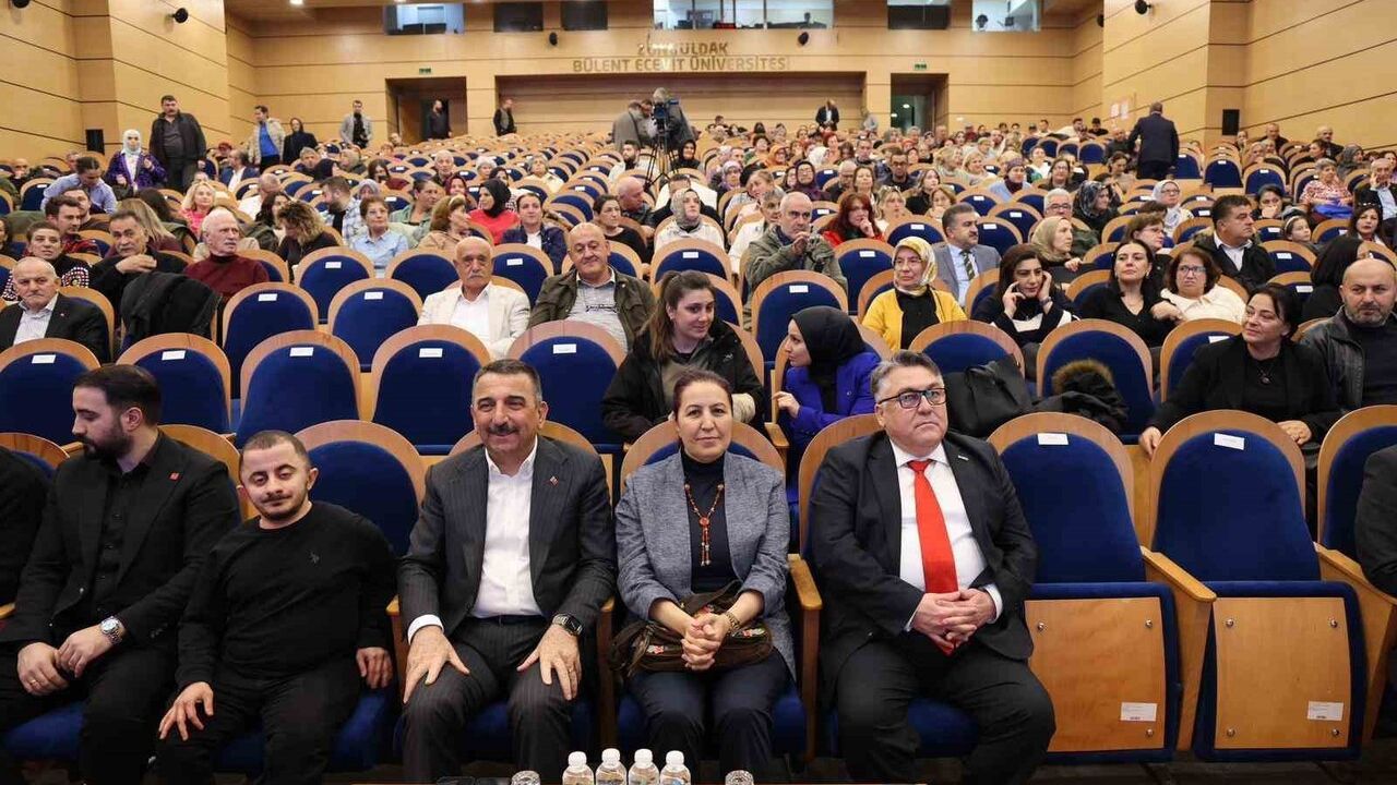 BEUN'de Türkiye Sakatlar Derneği Türk Halk Müziği Topluluğu'ndan Unutulmaz Konser