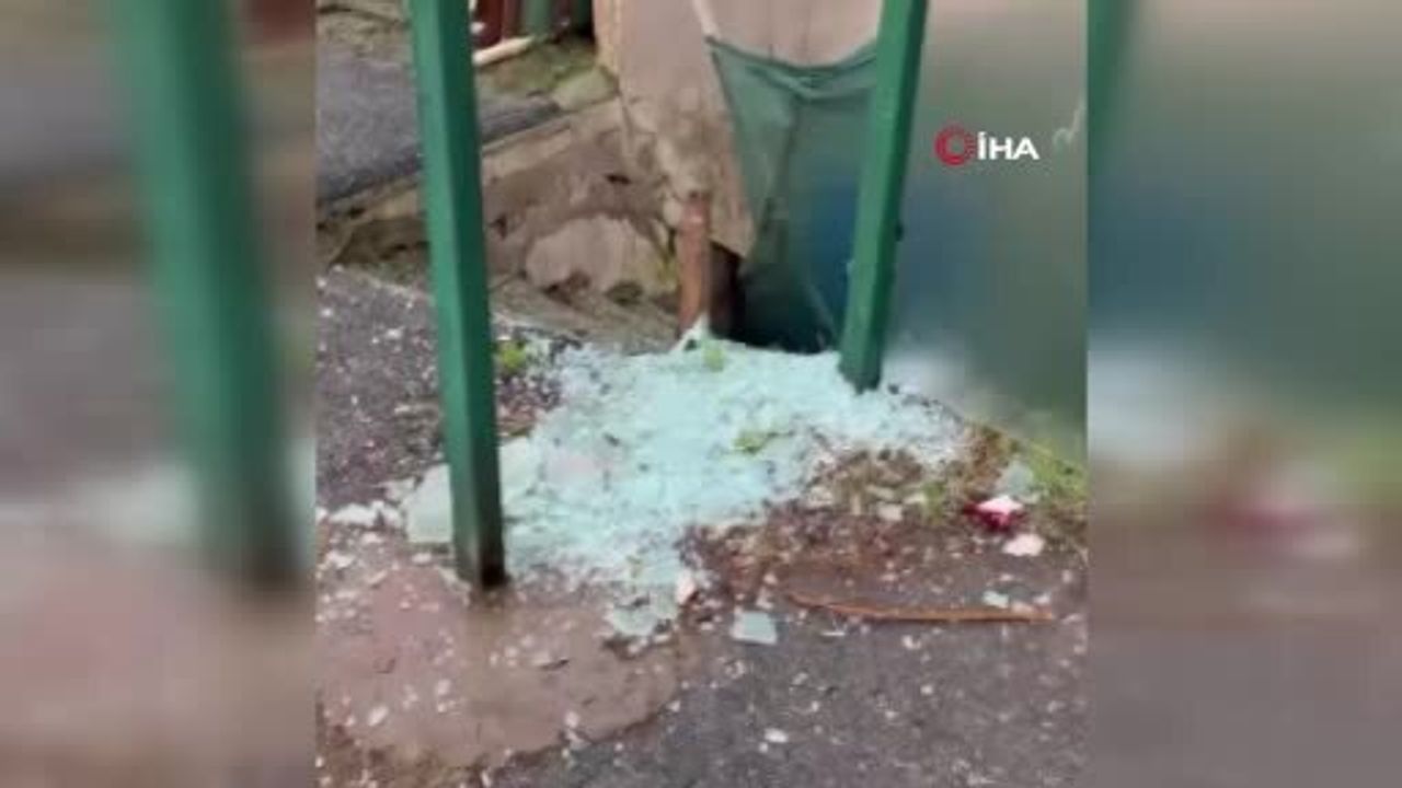 Beykoz'da Airsoft Tabancayla Durak Camlarını Kıran İki Şüpheli Yakalandı