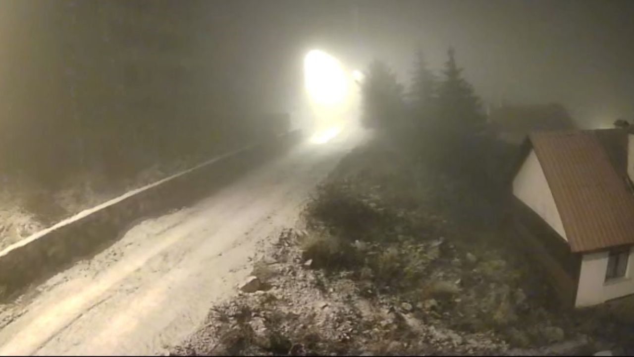 Beypazarı'nda Kar Yağışı: Karaşar Beyaza Büründü