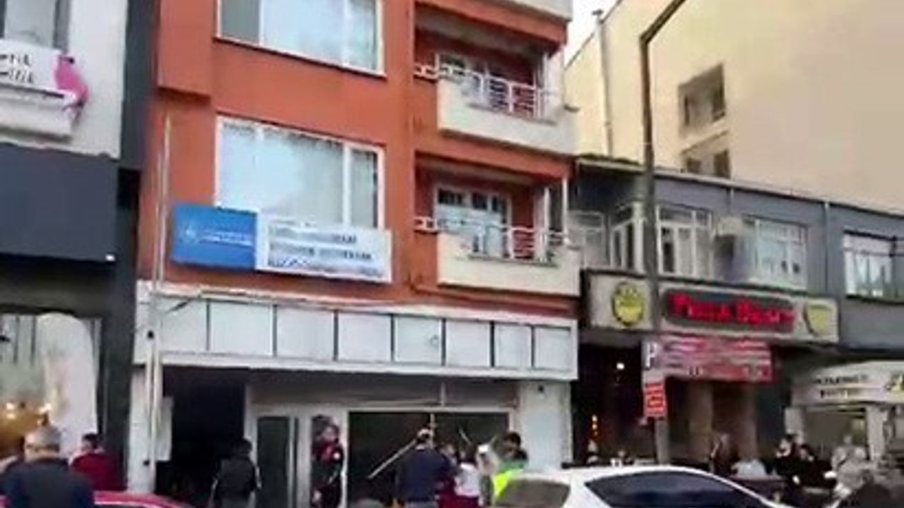 Biga'da kız öğrenci yurdunda yangın: 4 öğrenci dumandan etkilendi