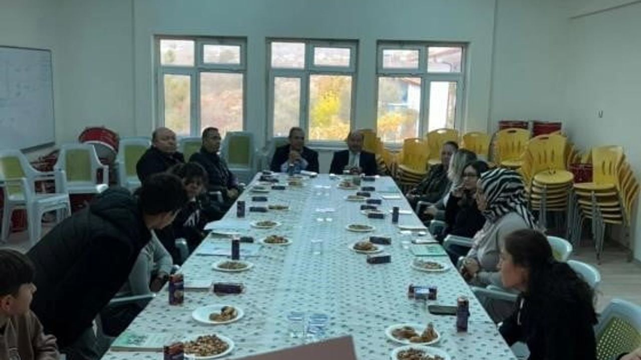 Bilecik Bayırköy'de 'Okuyorum, Anlıyorum, Soruyorum' Kitap Projesi