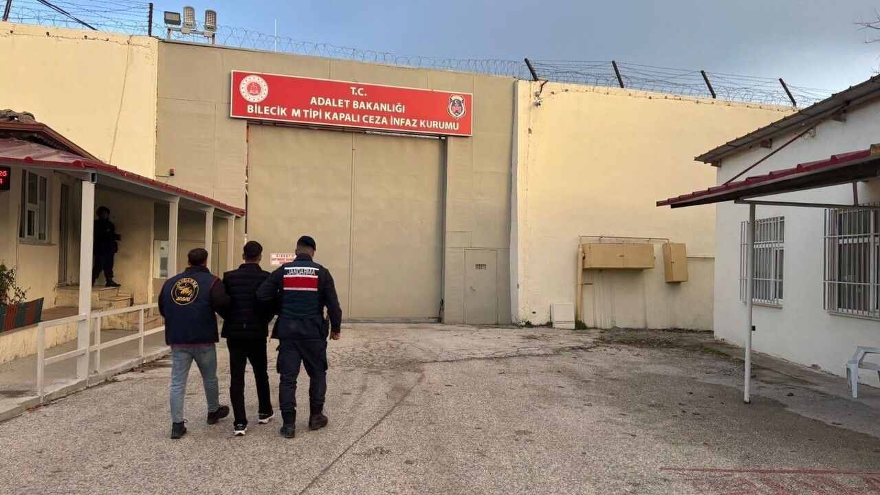 Bilecik'te 71 Yaşındaki Kadını 'Asker' Diyerek Dolandıran Şahıs Tutuklandı