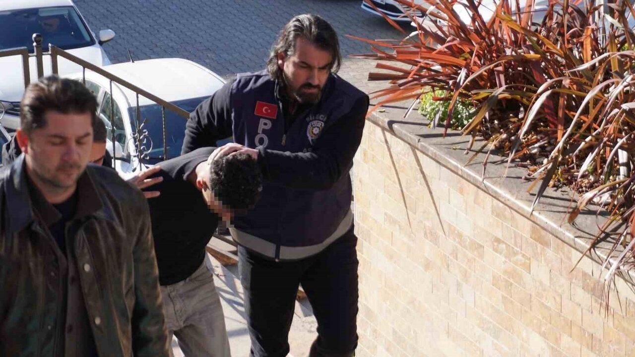 Bilecik'te Arkadaşını Bıçaklayarak Öldüren 18 Yaşındaki Şahıs Tutuklandı