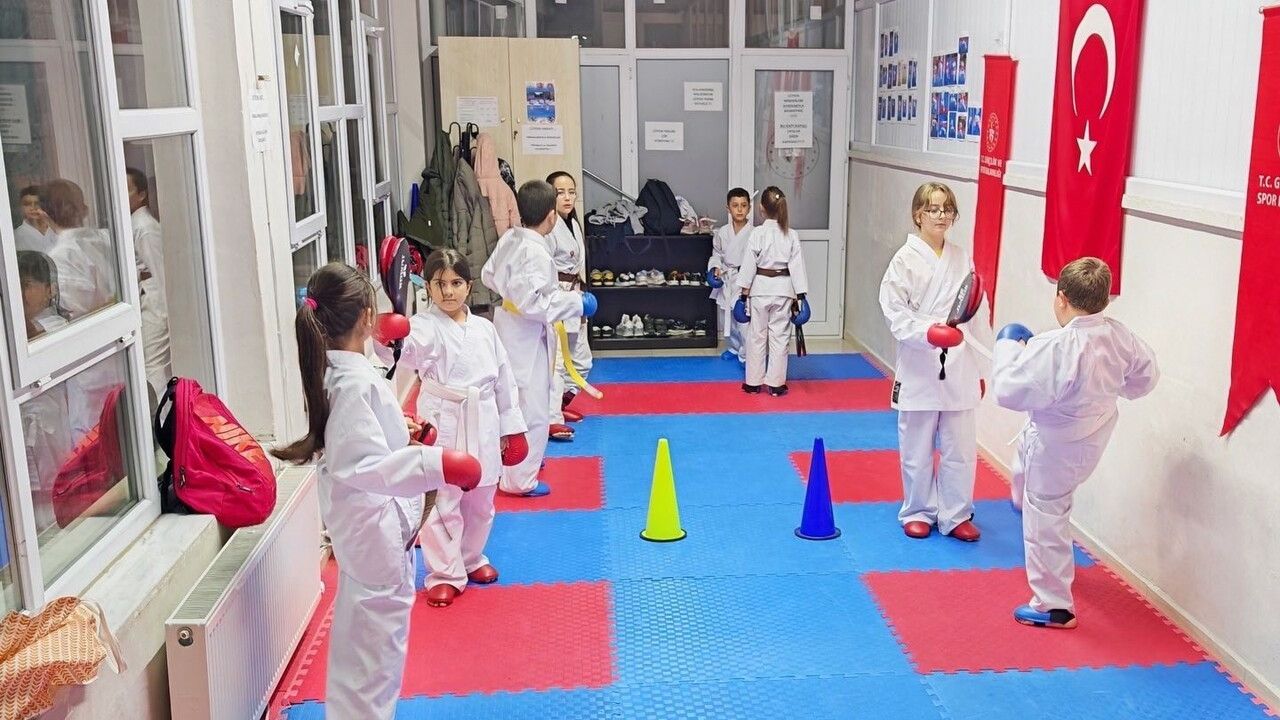 Bilecik'te Karate Spor Okullarında Yoğun Tempo
