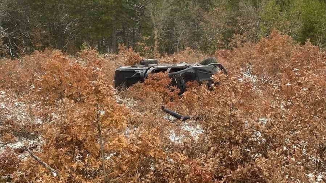 Bilecik'te Kontrolden Çıkan Otomobil Karşı Şeride Geçti: 4 Yaralı