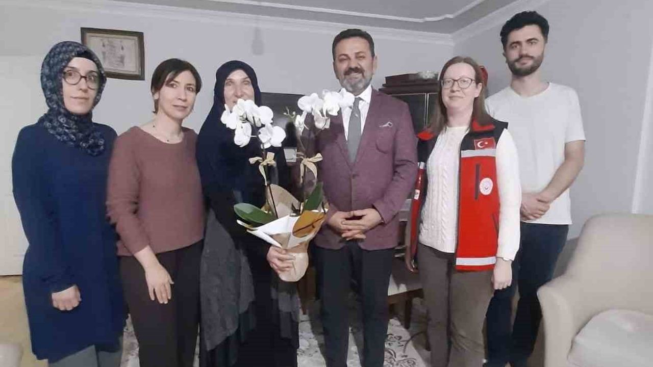 Bilecik’te Nejat İlhan’dan Şehit Annelerine Anlamlı Jest