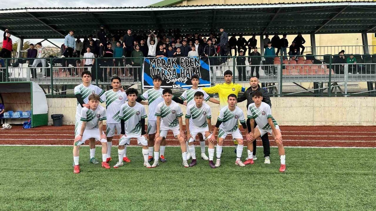 Bilecik’te Okul Sporları Gençler Futbol Şampiyonu: Mesleki ve Teknik Anadolu Lisesi