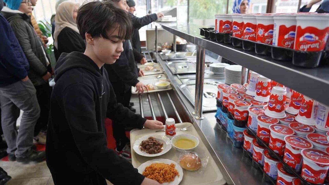 Bilecik’te Şehit İlhan Ongan Anısına 3 Bin Kişiye Ücretsiz Yemek