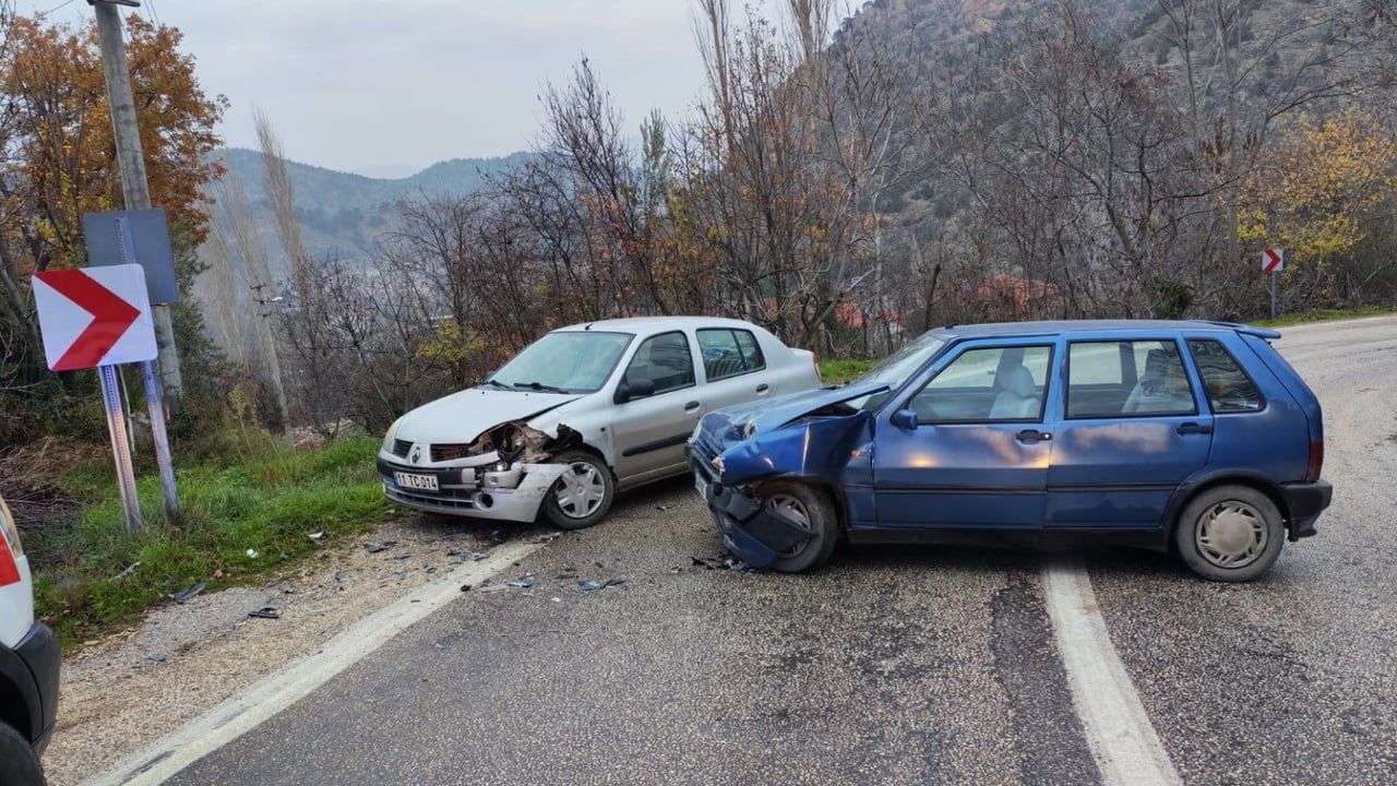 Bilecik'te Trafik Kazası: Çaltı Köyü'nde 1 Yaralı