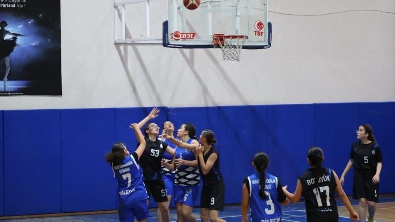 Bilecik’te Yıldız Kız Basketbol Müsabakaları Devam Ediyor