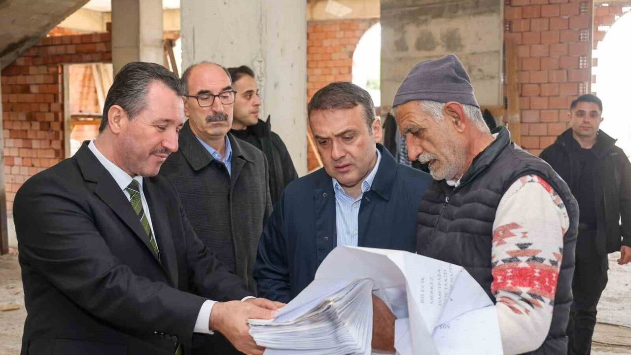 Bilecik Valisi Faik Oktay Sözer, Kuba Camii İnşaatını İnceledi