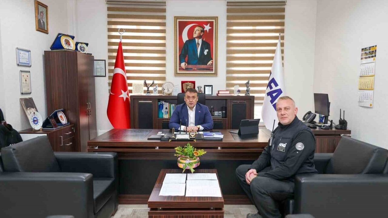 Bilecik Valisi Sözer AFAD İl Müdürlüğü'nde İnceleme Yaptı