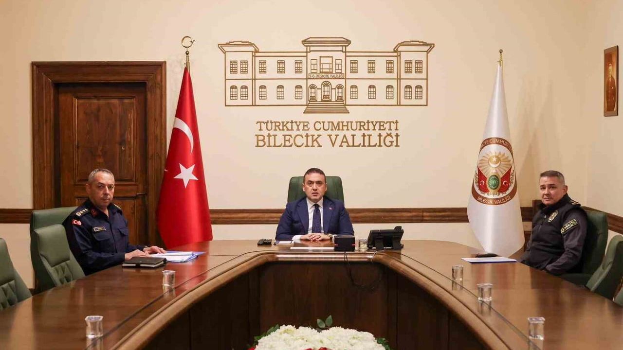 Bilecik Valisi Sözer, Yeni Yıl Tedbirleri Koordinasyon Toplantısına Katıldı