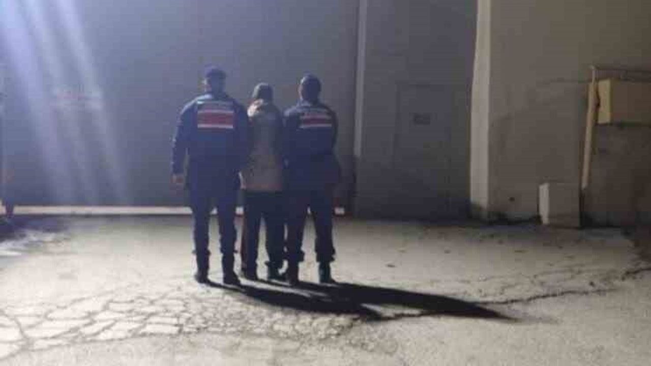 Bilecik Vezirhan'da Hırsızlıktan Aranan Şahıs Yakalandı