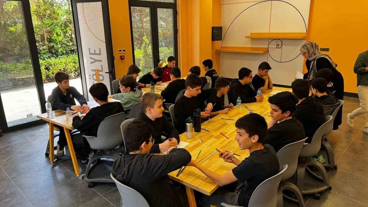 Bilim Ümraniye: Şehit Mühendis Zahide Güçlü Ekici Bilim Merkezi Geleceğe Işık Tutuyor