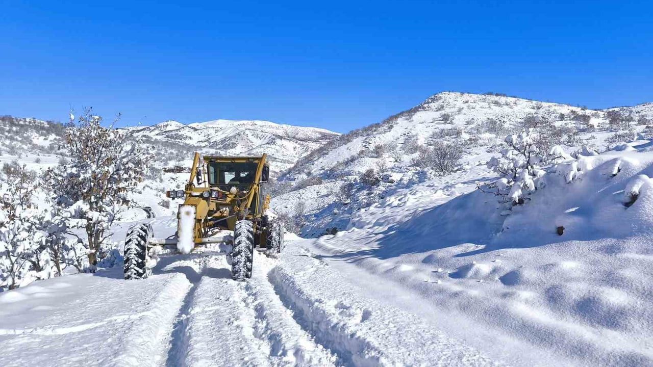 Bingöl'de Kar Etkisi: 96 Köy Yolu Ulaşıma Kapandı