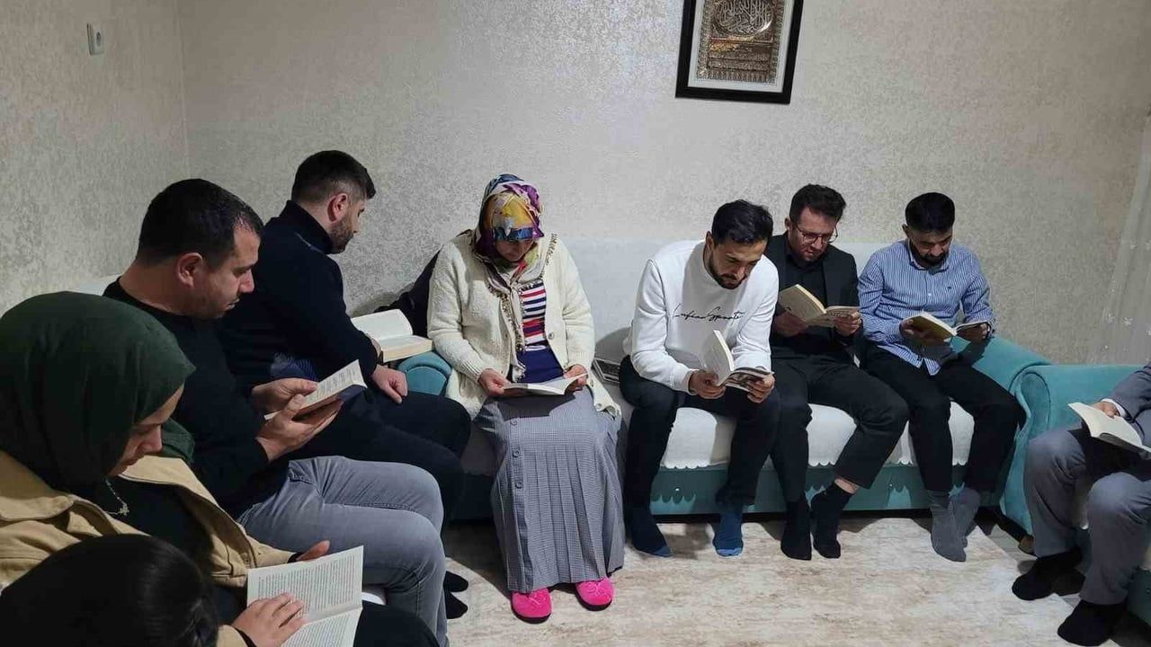 Bitlis'te 'Ailece Kitap Okuyor' Buluşması