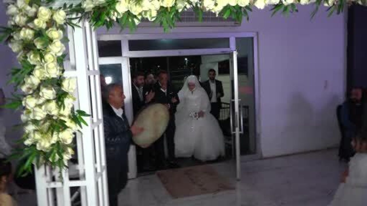 Bitlis'te Kaçarak Evlendiler: 14 Yıl Sonra Rüya Gibi Düğün