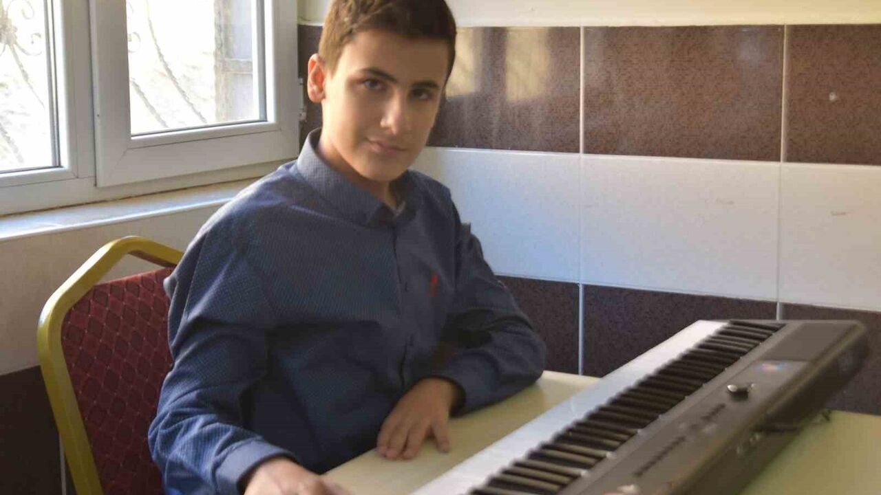 Bitlis'te Özel Öğrencilerden Duygu Dolu Konser