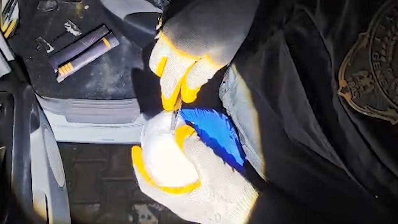 Bitlis'te Uyuşturucu Operasyonu: 734 g ve 385 g Metamfetamin Ele Geçirildi, 3 Tutuklama