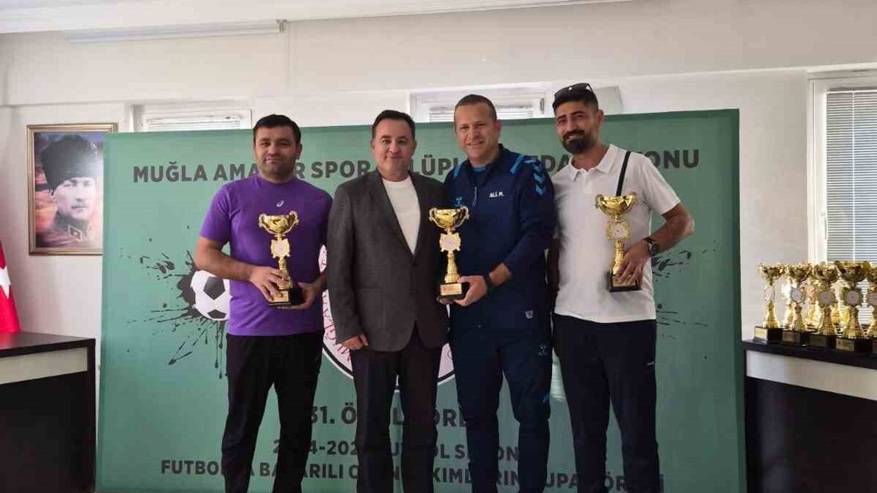 Bodrum Birlikspor'un Altyapı Başarıları Kupayla Taçlandı