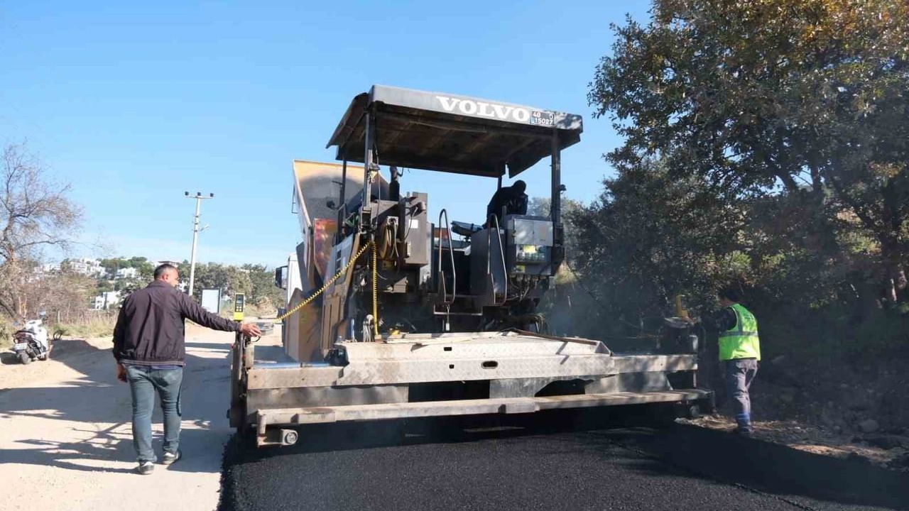 Bodrum'da Bergamut Caddesi'nde 600 Metrelik Sıcak Asfalt Tamamlandı