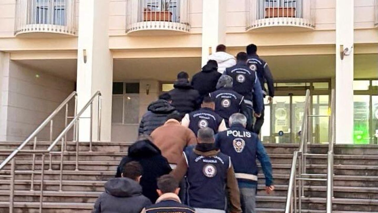 Bodrum'da Göçmen Kaçakçılığı Çetesi Çökertildi: 3 Tutuklama