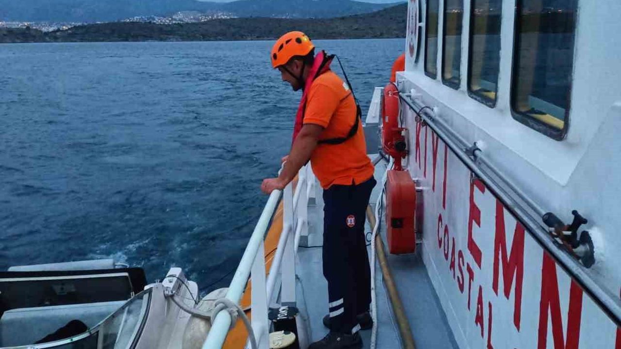 Bodrum'da Su Alan 9 Metrelik Tekne Kıyı Emniyet Tarafından Kurtarıldı