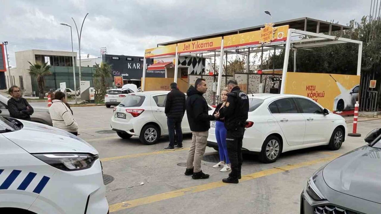 Bodrum’da Trafik Kazası Tartışması Kavgaya Dönüştü — Güvenlik Kamerası Kaydetti