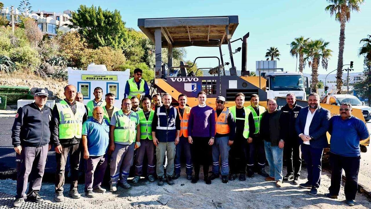 Bodrum'da Yokuşbaşı'nda 850 Ton Sıcak Asfaltla 450 Metrelik Yol Son Aşamada