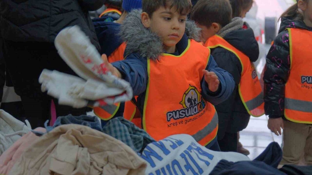 Bolu'da 5 Yaşındaki Kreş Öğrencilerden Hayır Çarşısına Büyük Destek