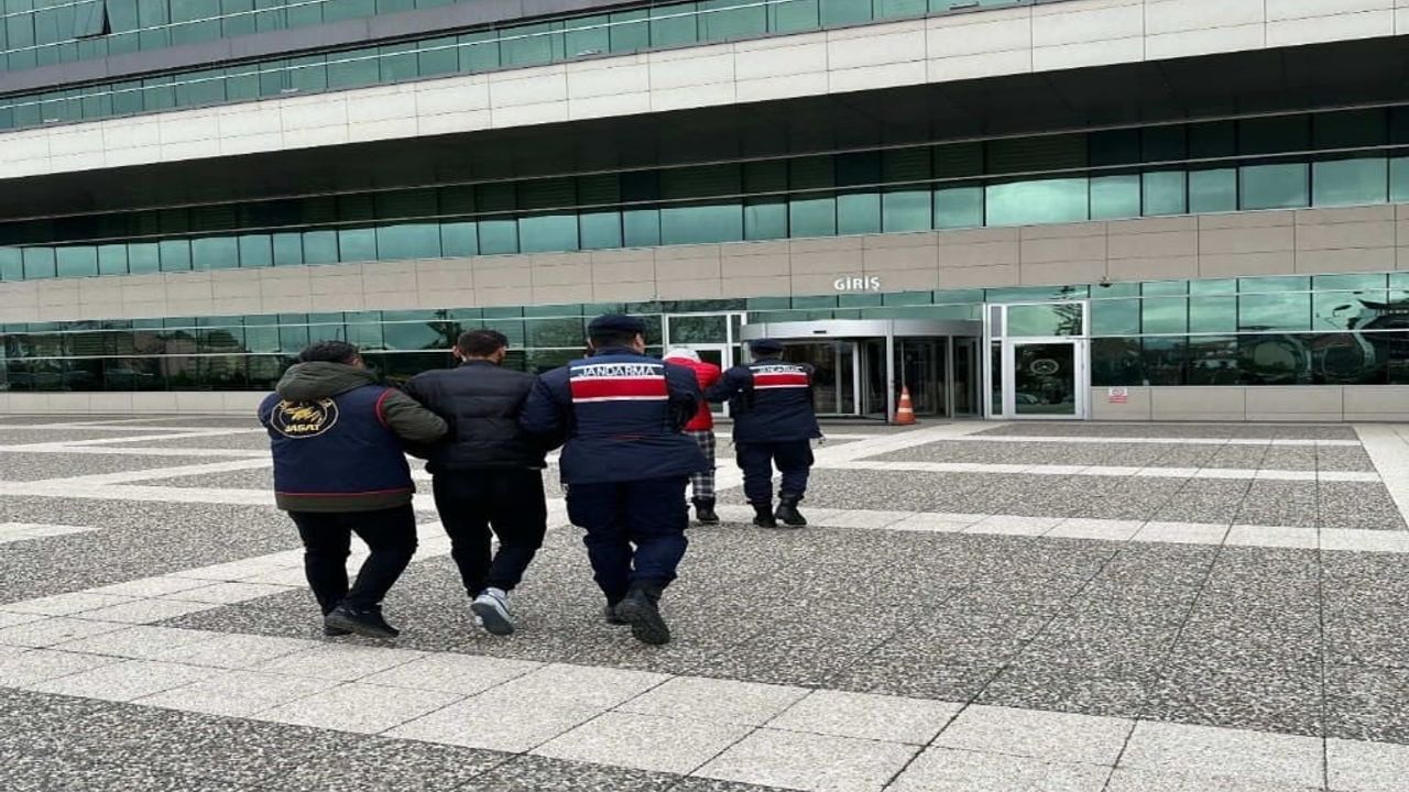 Bolu'da Ev Soygunu: 2 Şüpheli Tutuklandı