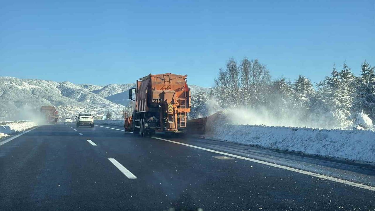 Bolu'da Kar Etkisi: Gerede-Samsun Yolu Havadan Görüntülendi