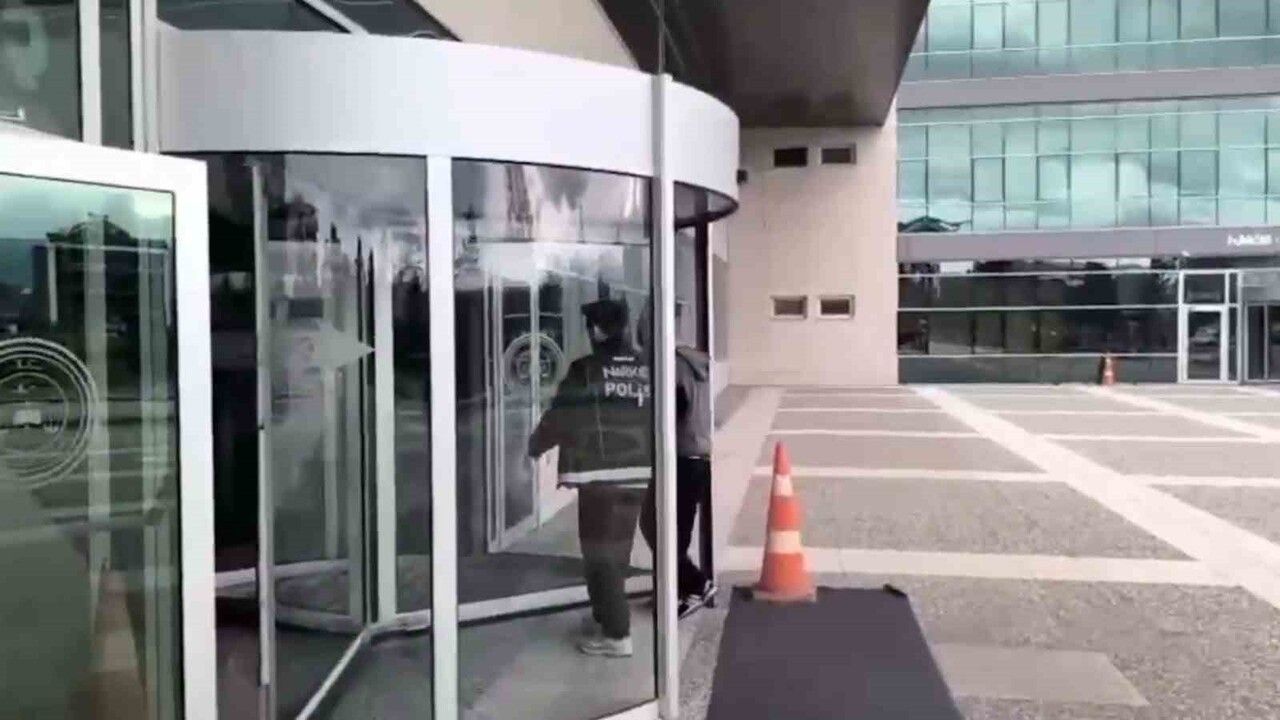 Bolu'da Narkotik Operasyonu: Pako 3 Kilo 846 Gram Kokain Buldu